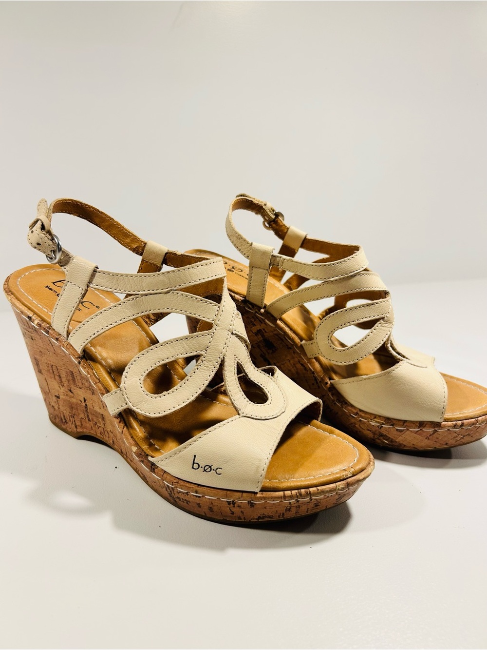 b.o.c. Born Concept Cork Wedge Sandals Womens 7M Cream Leather Slingback Heels